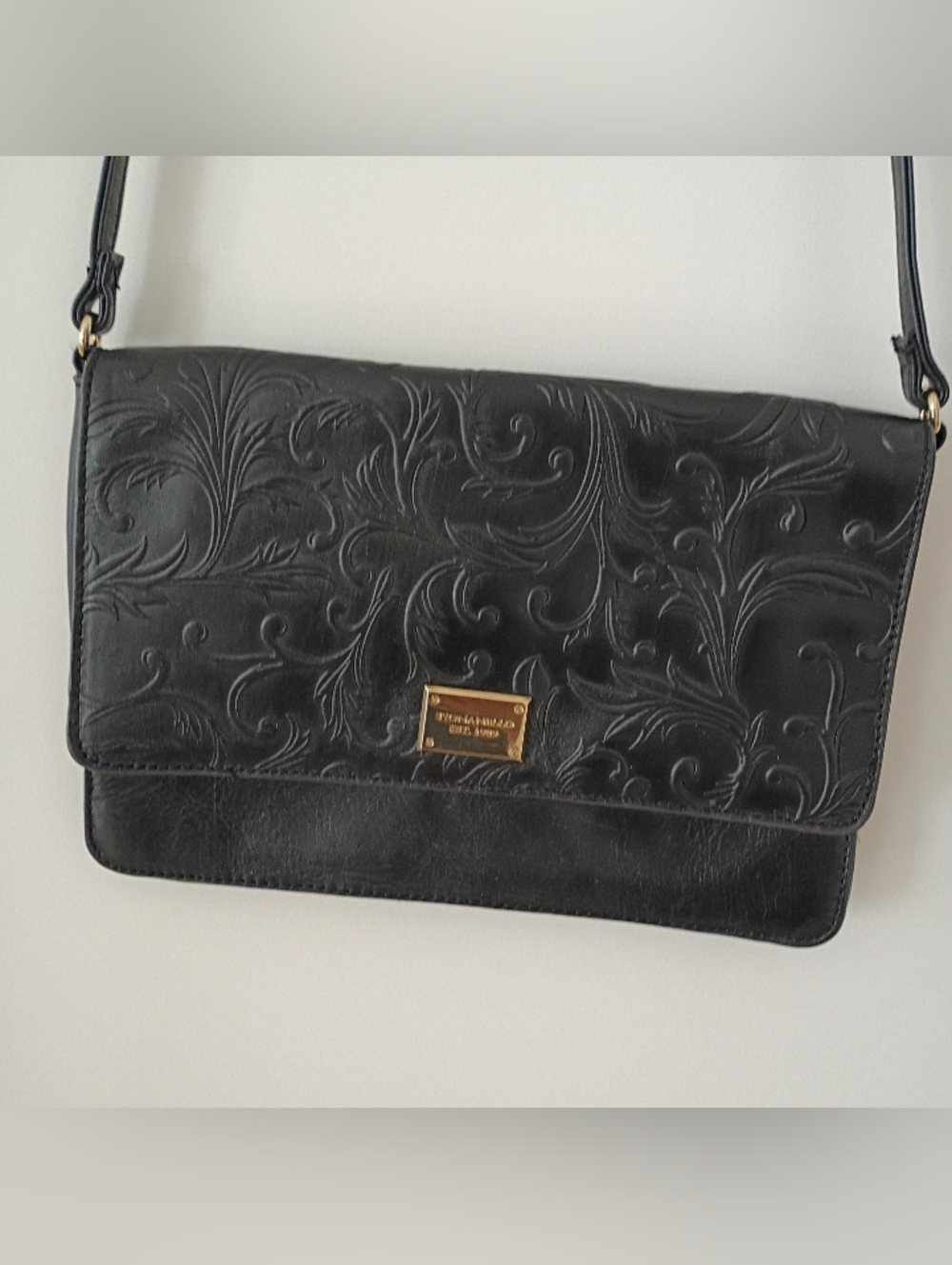Vintage Tignanello Floral Leaf Embossed Leather Crossbody Handbag Purse